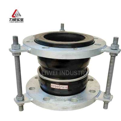 EPDM बॉडी मटेरियल डबल स्फीयर फ्लेक्सिबल रबर जॉइंट, फ्लैंज्ड एंड्स के साथ डिज़ाइन किया गया, जो तरल परिवहन प्रणालियों में सीलिंग और लचीलापन सुनिश्चित करता है